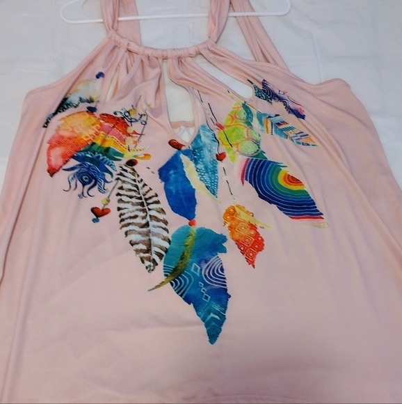 Plus Size keyhole tank top - Picture 2 of 6